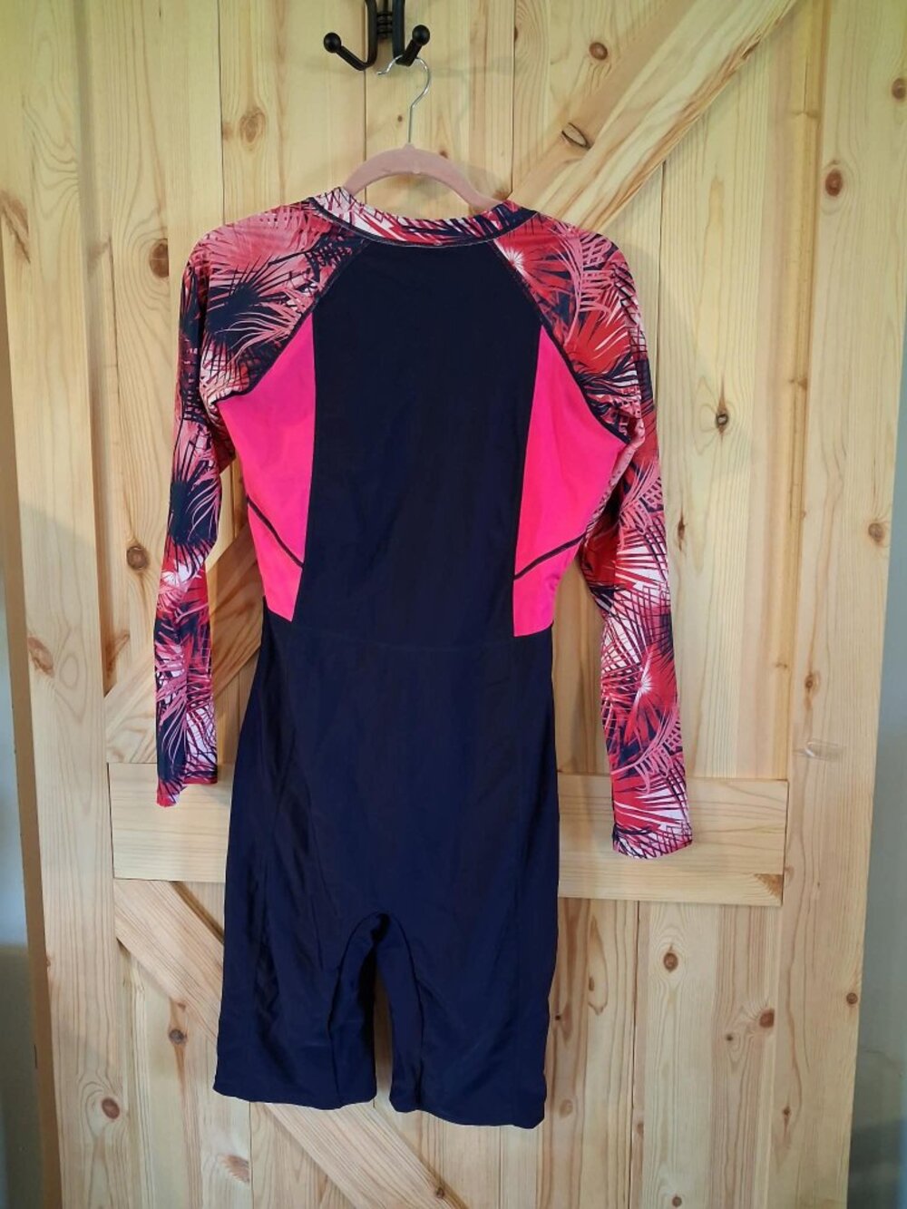 Women's Zip Front Long Sleeve Rash Guard Swimsuit Large Pink Navy Surf Suit NWT